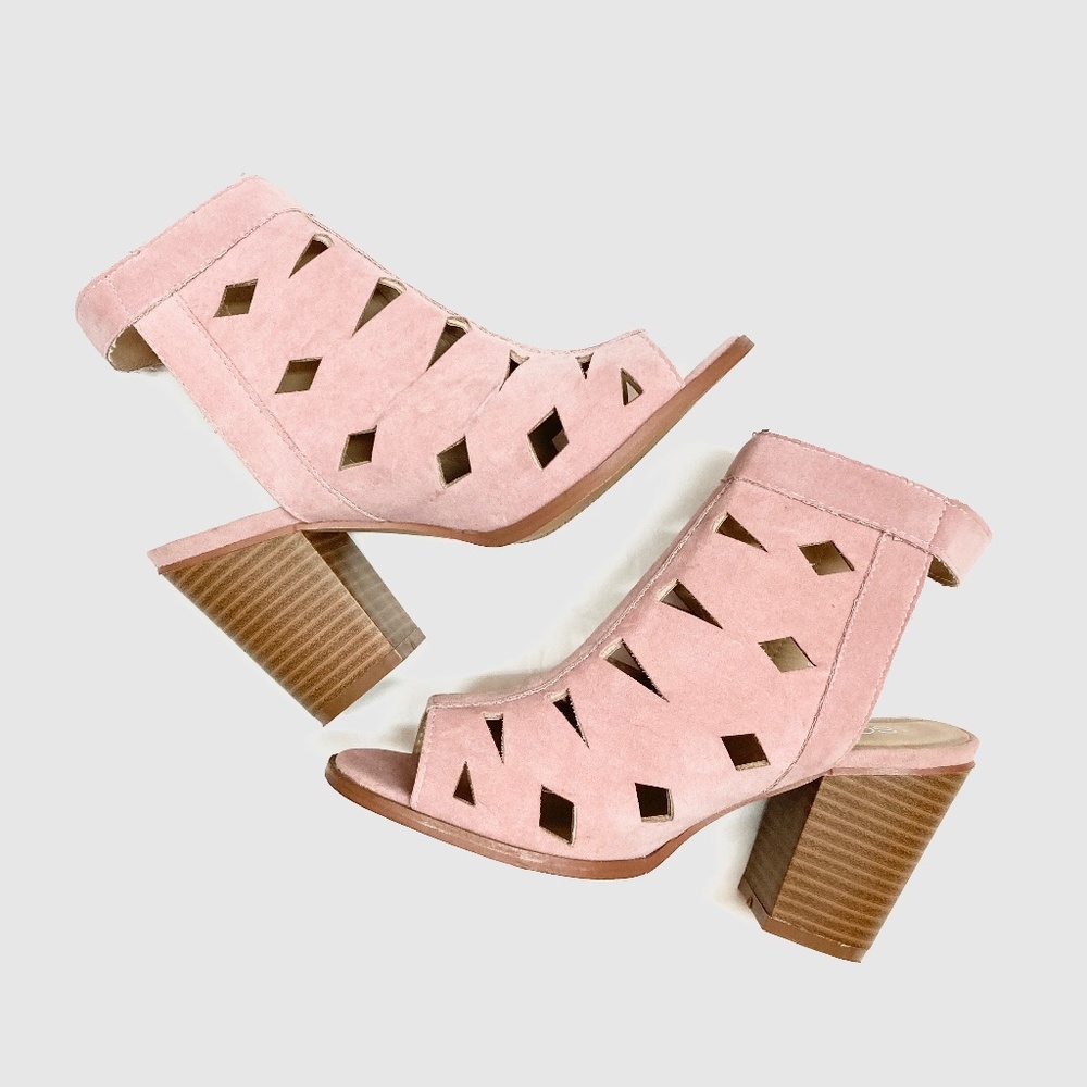 "SoHo Girls" Pink Tiffani 2 Faux Suede Cutout Block Heel Sandals